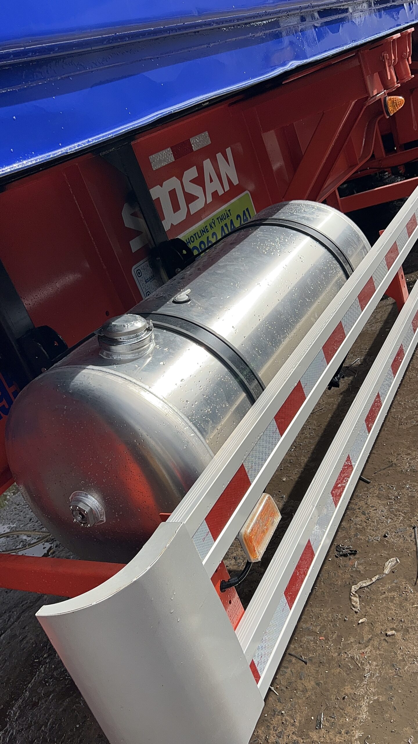 Bình dầu - thùng nhiên liệu